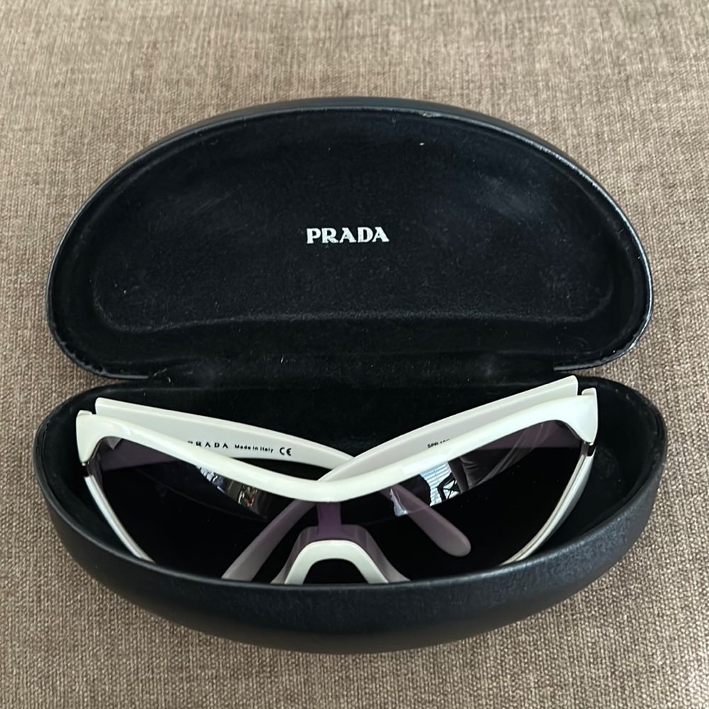 PRADA SPORTY WHITE SUNGLASSES GRAY  GLASS IN PRADA CASE NEW
